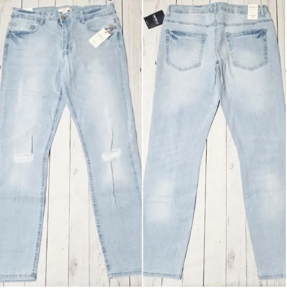 FOREVER 21 Mid Rise Light Denim Skinny Jeans - Picture 5 of 8